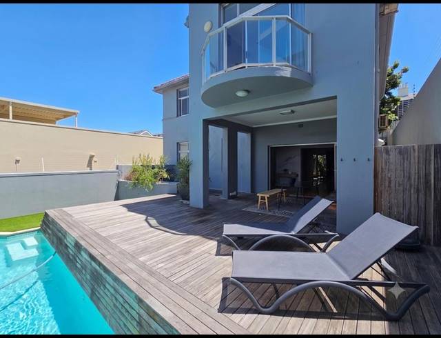 4 BEDROOM HOUSE FOR SALE IN BANTRY BAY